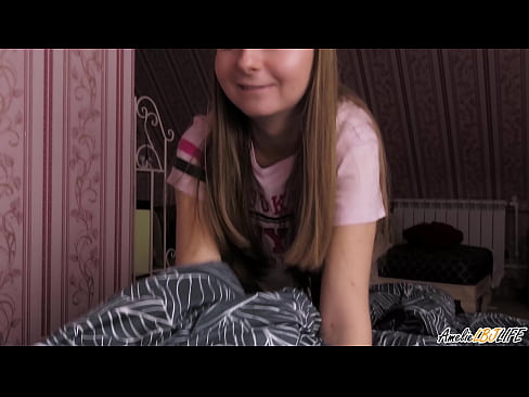 ❤️ Blondie sûget har BFF's djip en krijt cum yn 'e mûle ❤️ Russyske porno by wy ❤